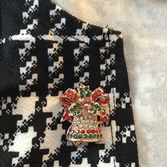 1 left! Set of 2 Christmas Bell Rhinestone Bow Bling Brooches - Picture 7 of 9